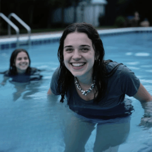 LOOK AT HER – LIKE GARBAGE!” THEY LAUGHED, FILMING ME STRUGGLING IN THE POOL. SISTER BLOCKED OTHERS FROM HELPING. I CLIMBED OUT SILENTLY. 5AM THAT NIGHT: “AUNT PLEASE! WE’RE STRANDED, MOM’S NOT ANSWERING, DAD’S D!” SUDDENLY, THE ‘TRASH’ BECAME THEIR ONLY HOPE…