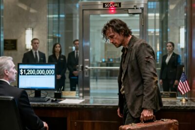 MY PARENTS KICKED ME OUT WITH NOTHING BUT A SUITCASE, THINKING I WAS BROKE. THEY DIDN’T KNOW THE OLD SILVER CARD IN MY РОСКЕТ HELD A $1.2 BILLION SECRET. WHEN THE BANK MANAGER SAW THE BALANCE AND LOCKED THE DOORS, I KNEW MY REVENGE HAD JUST OFFICIALLY BEGUN…