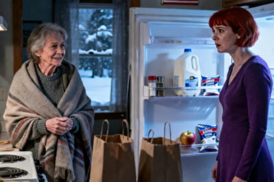 My daughter arrived and found me sitting in darkness: “mom, why is there no food? You get an $8,000 pension every month!” suddenly, my daughter-in-law appeared and smugly declared: “I control every dollar she receives!”. My daughter removed her earrings… And did something that left her speechless.