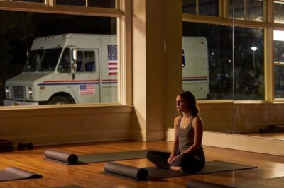 Y FATHER DECLARED IN COURT, SAYING, ‘AT LAST, YOUR SHOP AND YOUR CAR BELONG TO YOUR YOUNGER BROTHER.’ MY MOTHER LAUGHED AND APPLAUDED. I REMAINED SILENT UNTIL THE JUDGE LOOKED UP AND SAID…