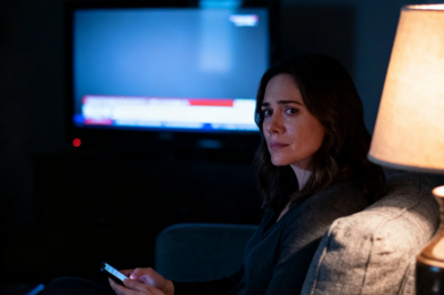 I TEXTED THE FAMILY CHAT, “TRAIN GETS IN AT 7 PM-CAN SOMEONE MEET ME?” I HAD JUST WATCHED THEM LEAD MY HUSBAND AWAY IN CUFFS. MY SISTER REPLIED, “NO TIME-HANDLE IT.” MY DAD ADDED, “YOU MADE THIS MESS.” I TYPED, “IT’S FINE.” THAT NIGHT, THE NEWS MADE THEM DROP THEIR PHONES…